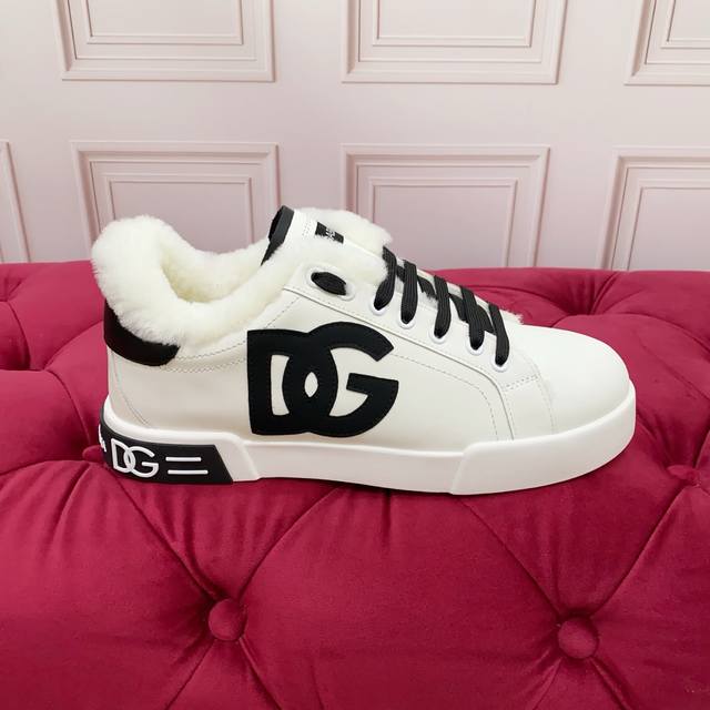 毛里为订做款. 女款 男款 高端版本 品牌大底Dolce & Gabbana 高端质量 品牌大底 独家精工定制上市 工艺点缀绝美奢华闪耀 精湛的做工 众多人至爱