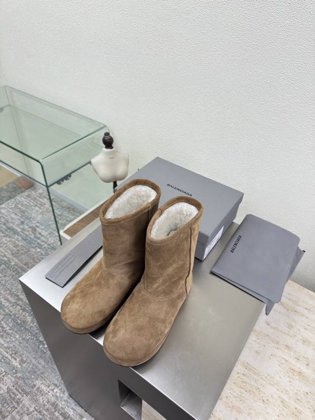 雪地靴 Balenciag 厚底 羊毛里 中筒雪地靴 棕色 高丝光牛反绒皮 内里 绵羊毛里 羊毛里设计 巴黎世家 经典 顶级版本 全部对版材料 继续着Demna