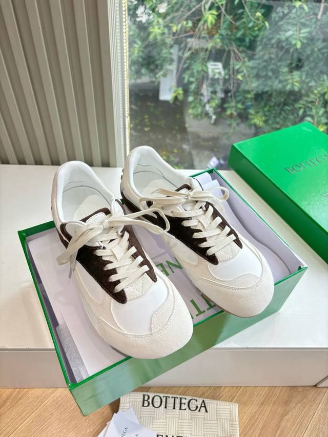 男10G027Bv同款所见即所得刘雯同款Bottega Veneta新款运动鞋休闲鞋爱了Bottega Veneta Orbit运动鞋90年代复古风格为灵感，鞋