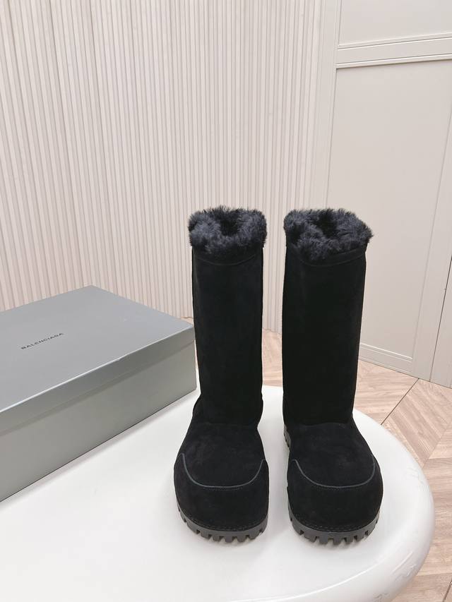 出短 中款 高款 男款加20 Balenciaga 巴黎世家 大头靴雪地靴 情侣款 时尚不分季节，泰国明星Fourth在30几度的天气穿着巴黎世家 洛杉矶走秀款