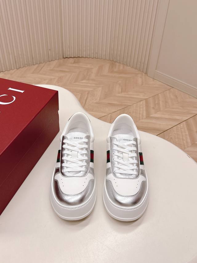 新底新色系！出 顶级版本 Gucci古驰 最新爆款 情侣款 休闲 运动鞋 饼干鞋小白鞋 经典升级时尚神器 完美融入生活，脚感舒适 轻盈增高， 全皮鞋身搭配绿红绿