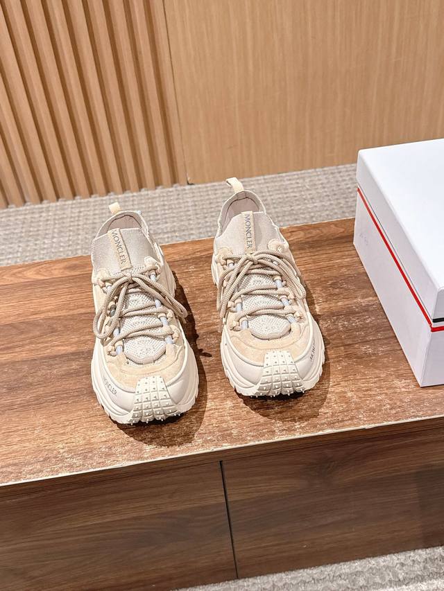 Moncler Trailgrip 蒙口新款男士运动鞋系列 Lite3复古配色，百搭又有户外氛围感 Gtx银色款科技感满满，日常通勤也能驾驭 Size：39-4