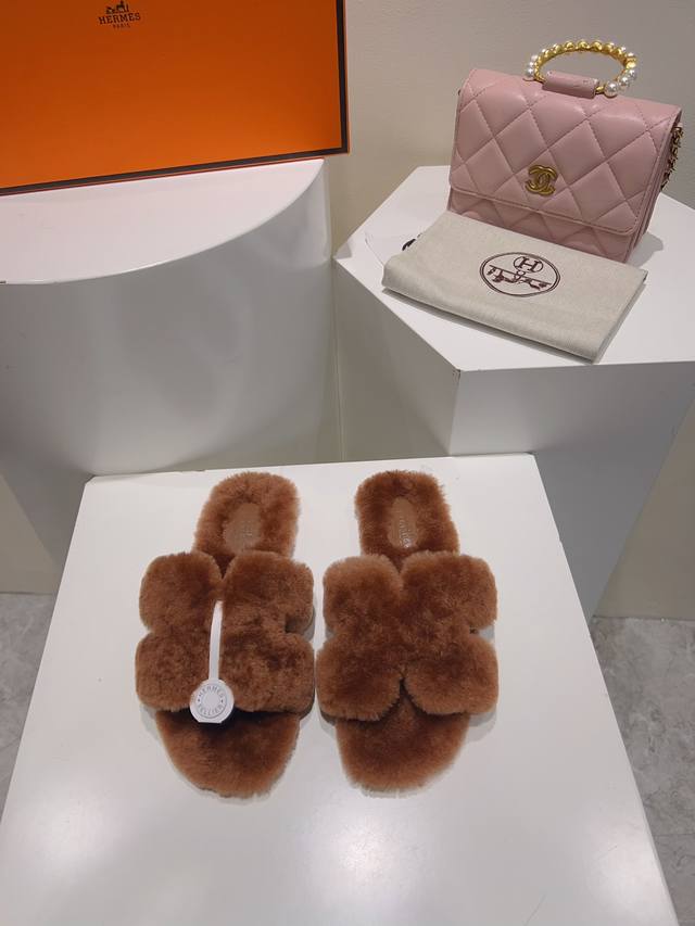 直毛系，这对官网咖色底 工厂p批 码数：35-43 可做无标： 注：无标需定做 经典款 官网、小红书同步最新配色爱马仕爆款火热上线，做工升级版，高品质！ 时尚潮