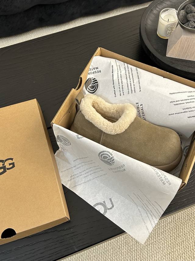 上新卷毛土豆鞋，经典豆豆鞋设计，柔软羊皮鞋面+厚实卷毛内里，保暖又舒适！橡胶鞋底防滑，秋冬日常穿搭超合适參。 颜色：栗色、沙色、橡木色、羚羊棕，尺码：35-40