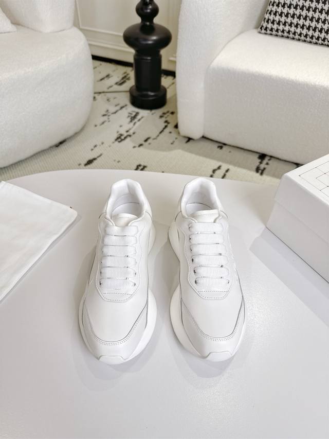 出厂 男码+70Alexande* Mcquee* 软底字母款 高货！顶级代购版本 面料：皮料认准我家正确最优等头层牛皮 非市场仿普通修面皮 大底： 大底是最终