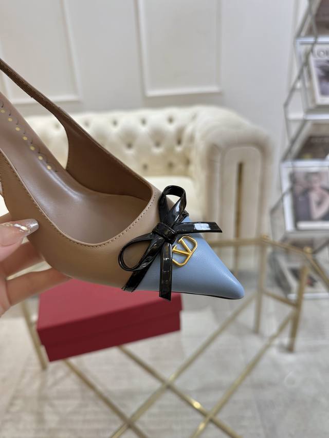 最新春款 法式蝴蝶结、重工打造经典高跟鞋，顶级版本绝对史上最强货 欢迎对比面料釆用进牛皮、内里印度羊皮，大底采用意大利进口真皮大底，舒适好穿楦型与专柜一致，优雅