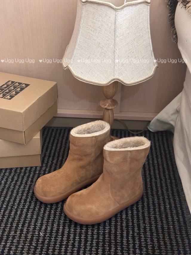 卷毛两穿土豆靴 土豆版型舒适百搭保暖 卷毛羊内里 翻边可两穿的设计 防滑大底不用担心天气 Size：35 40