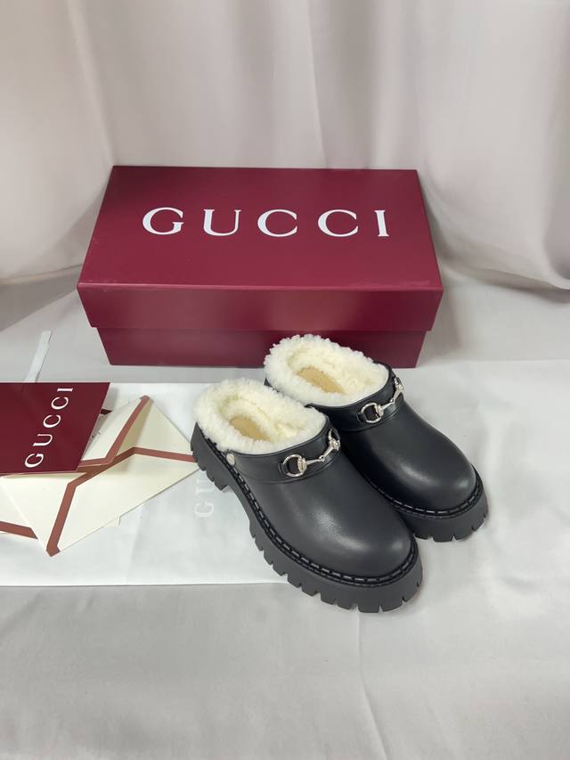 Gucc秋冬新款-情侣款马衔扣穆勒鞋羊羔毛拖鞋，原版1:1复制，毎个细节皆经过精心打磨，可与Zg对比如一，顶级代购品质！ 男码+20 面料：高定牛皮及高丝光牛反