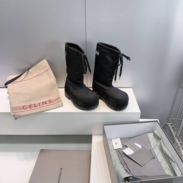 高品质出厂高靴 ！顶级品质情侣款！Balenciaga巴黎世家25Ss秋冬新款雪地靴滑雪系列厚底大头防水羽绒靴！ Skiwear最新款阿拉斯加雪地靴 原版购入开