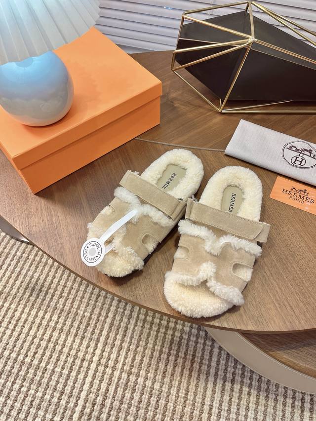 Hermes 爱马仕经典爆款二舅羊毛拖火爆来袭。秋冬穿搭必备单品 居家、出街百搭时尚超洋气 配色极其丰富多彩！行走的托斯卡纳风！Tpr防滑大底超轻盈 上脚超舒适