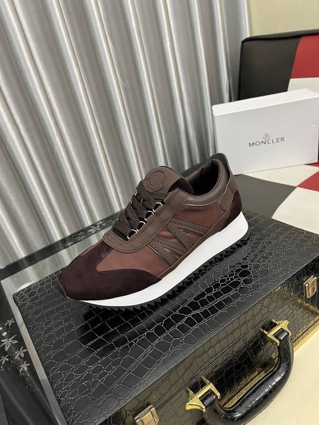 出厂价pp： 蒙口～ 男士休闲鞋 2025Z柜同步发售 码数：36-46 # 2个颜色鞋面选用多材质拼接真皮内里，舒适透气，鞋底：原版舒适耐磨大底，实物拍摄实物