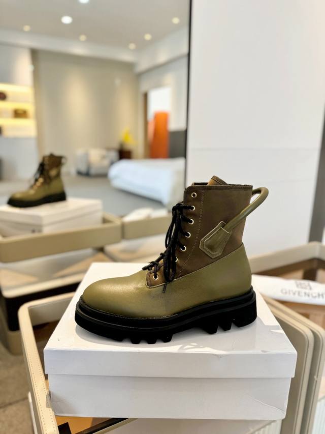 价格p： GⅣEnchy 纪梵希 新款高帮男女休闲靴，爆款热卖众多红人明星秀造型简约且兼具时尚运动感 进口头层牛皮，羊皮内里 ，原版耐磨防滑大底 脚感舒适 ，情