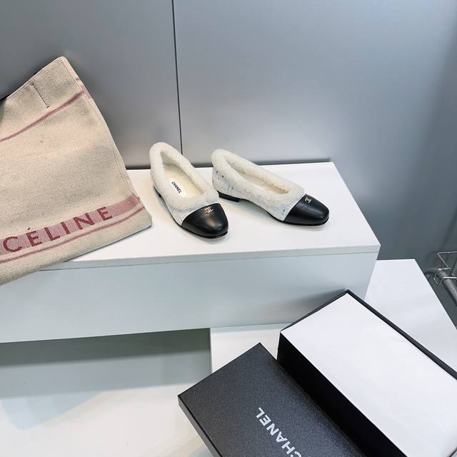 高品质出厂 !顶级品质Chanel香奈儿25Ss秋冬小香经典风保暖羊羔毛玛丽珍平底芭蕾舞鞋毛里包子鞋! 软乎乎 糯叽叽 一眼沦陷的软糯感!软Fufu的羊羔毛啊! 高品质出厂 !顶级品质Chanel香奈儿25Ss秋冬小香经典风保暖羊羔毛玛丽珍平底芭蕾舞鞋毛里包子鞋! 软乎乎 糯叽叽 一眼沦陷的软糯感!软Fufu的羊羔毛啊!