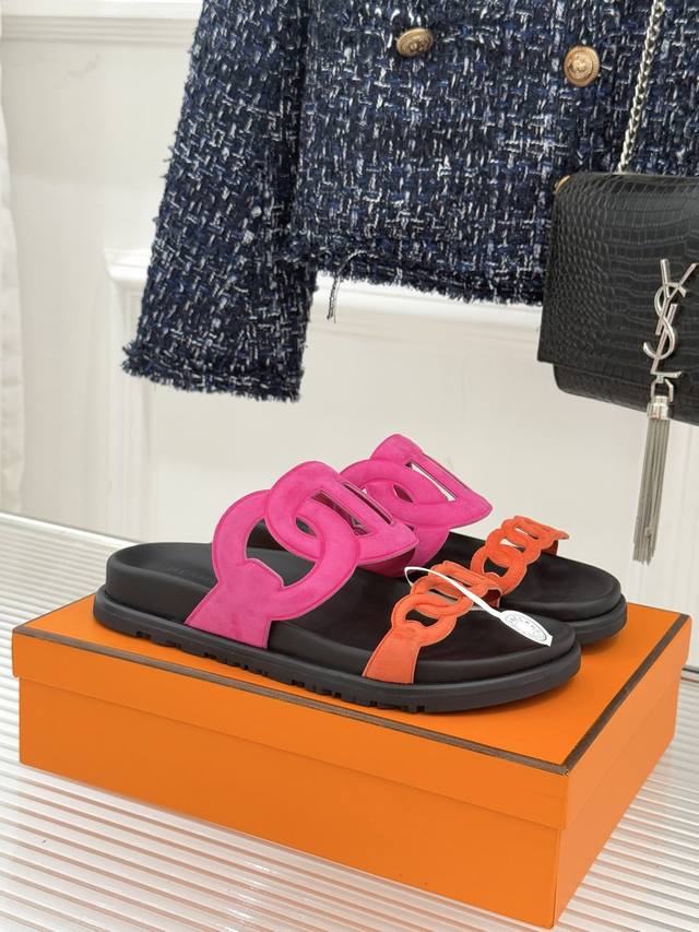 顶版 配原版飞机盒 HermèS 爱马仕经典镂空猪鼻子休闲 懒人拖鞋 标志性的猪鼻子镂空设计俏皮吸睛 在简约中彰显品牌底蕴 高级感满满 每一处细节都经得起考究