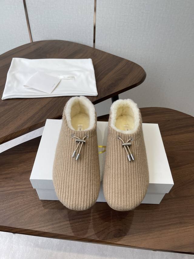 莞产Therow新款羊毛包子鞋 乐福鞋 简直就是本年度最美丽的女鞋嘛，一穿上就散发出法式优雅的气质，高级又时髦，简直是可盐可甜，文艺范儿十足，气质爆棚！ 好看又