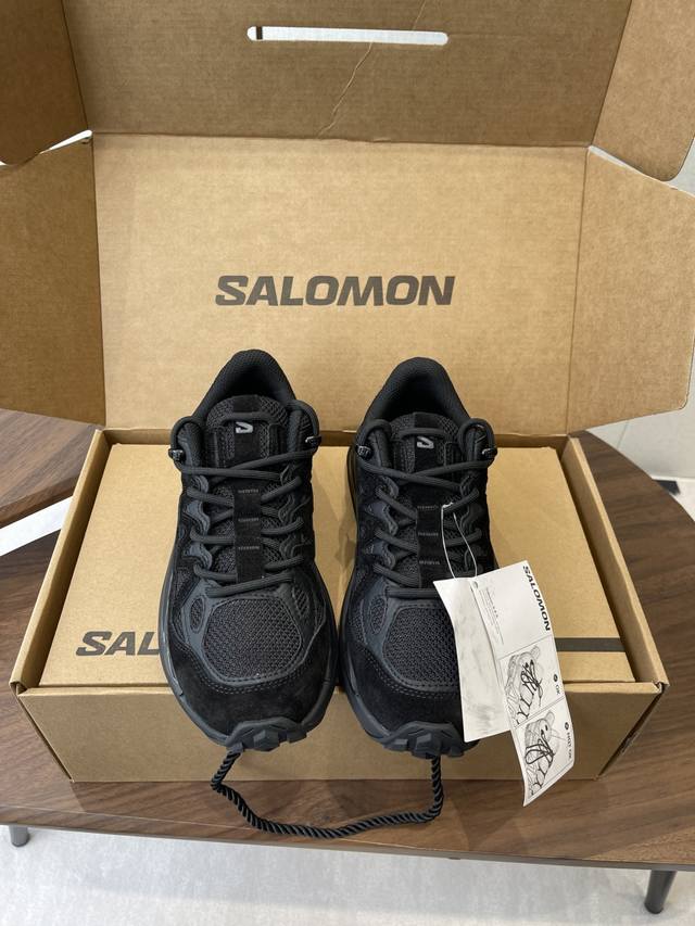 Salomon Xt Whisper 萨洛蒙户外 休闲 运动鞋 原版购入开发 做货 全新演绎的专注于其空气动力学的外观上，标志性白色与奶油色带来都市风格。 另一