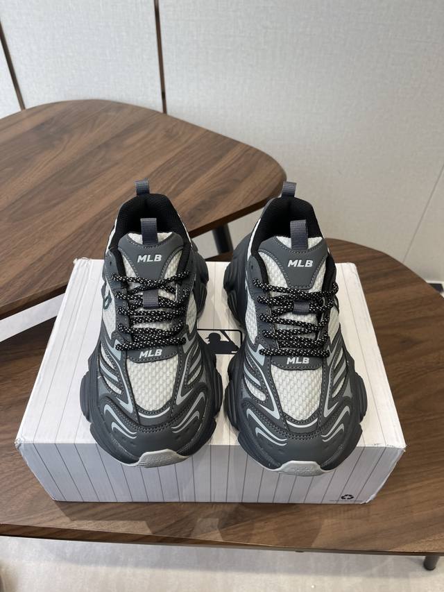 Mlb Winner Chunky百搭舒适休闲潮流运动厚底增高防滑耐磨低帮 情侣款 老爹鞋！ 微翘式鞋头设计，响应灵活。鞋身运用简洁的色彩进行搭配，缔造简洁利落