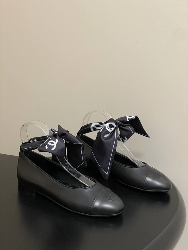 均配脚环丝带 2026春夏新款Chanel小香 26C丝巾系列拼色蝴蝶结双C丝带 纯铜双C扣脚环芭蕾舞鞋平底玛丽珍鞋脚环扣单鞋 这一季的玛丽珍真的太绝了！标志性