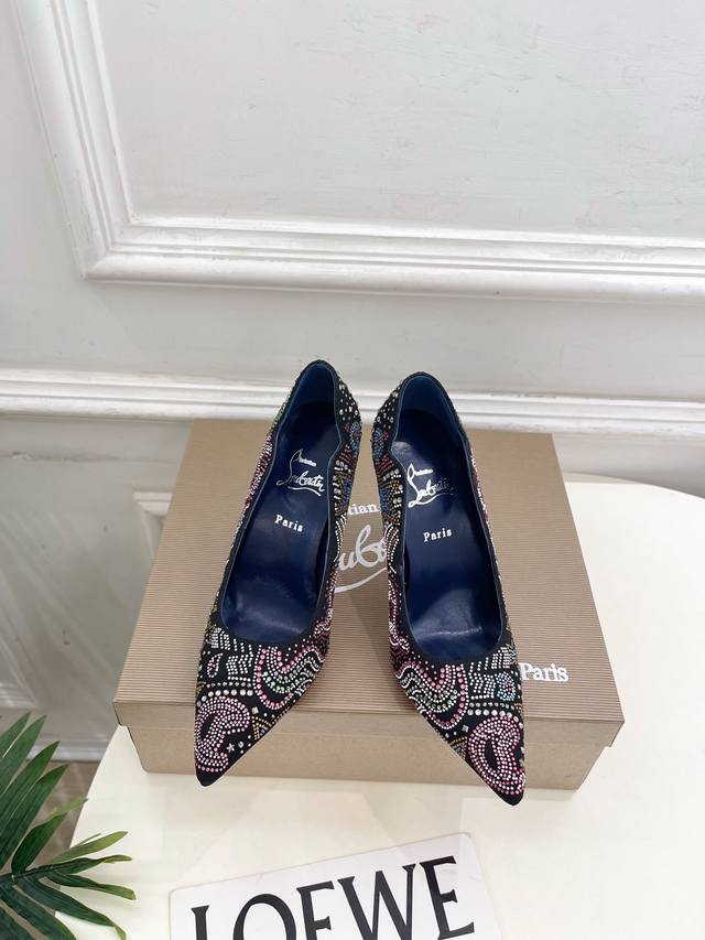 Christian Louboutin路铂廷Cl 红底鞋 25Ss最新Cl水晶彩钻高跟单鞋 短靴系列，魅惑华丽的顶级硬货上新 Bs明星同款，平台主播、网红博主倾