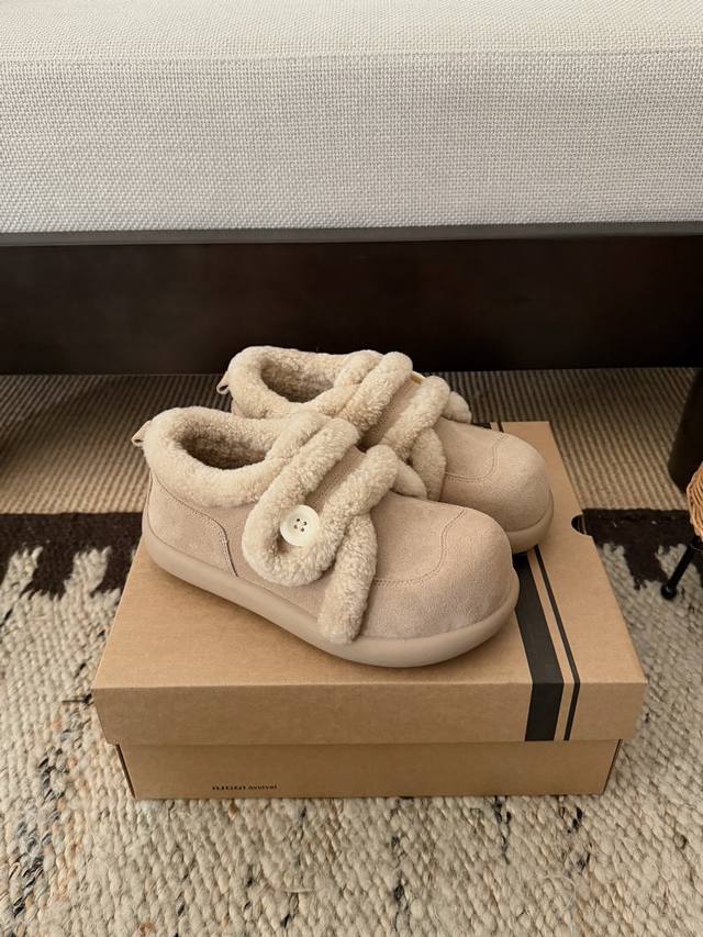 泡芙土豆面包鞋 超级好Rua的质感 好看的配色 毫不费力就能轻松的穿出时髦感 大底3.5Cm增高 上脚超柔软 Size：35 40