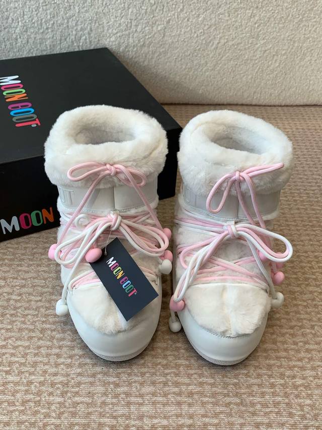 Moon Boot 24Ss 秋冬 情人节 限定款 雪地靴系列 丑萌雪地短靴 忘了Ugg吧，时髦人都在穿Moon Boot雪地靴 如果你难以接受Ugg的复兴 那