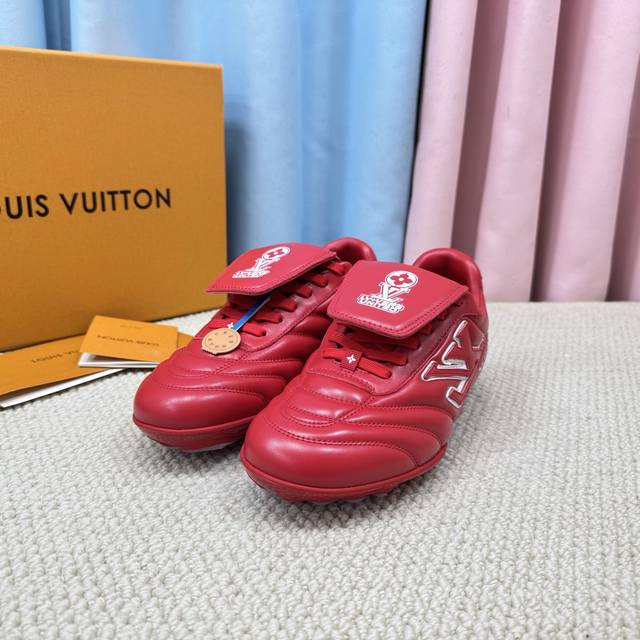 新款情侣 Lv-Trainer路易-威登 pk市场一切版本 情侣款 走秀新款 篮球板鞋 代购品质 原版1：1开发复刻！！上脚非常舒适 做工精细 鞋面由意大利进口