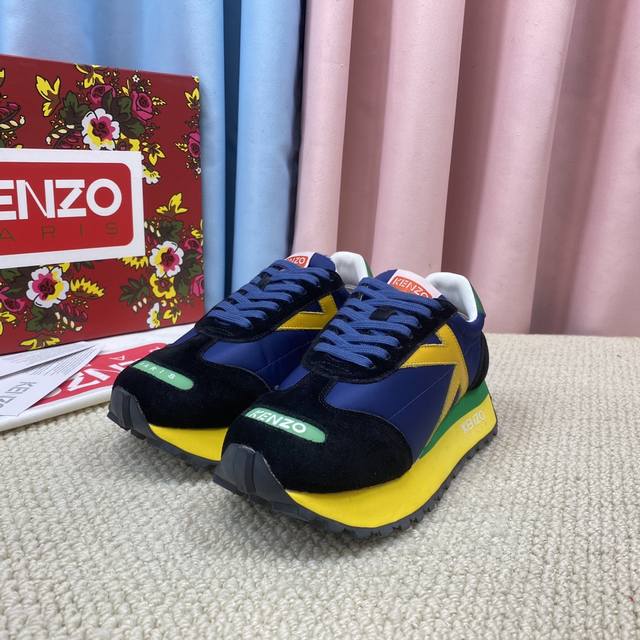 顶级版本 Kenzo 新款经典情侣休闲运动鞋 以丑萌的设计风格打造出不一样的美 ，鞋头采用金属配饰营造出开口的样式，一眼就被这款鞋迷上了，赶快入手吧！ 鞋面：头
