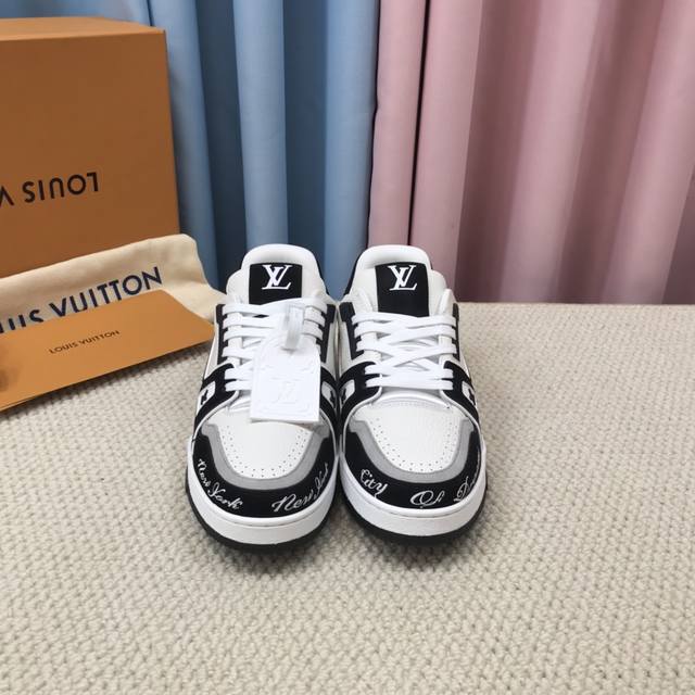 新款 代购品质 Lv-路易-威登 pk市场一切版本 情侣款 原版1：1开发复刻！！上脚非常舒适 做工精细 鞋面由意大利进口小牛皮拼接，侧边饰有品牌Logo标志及