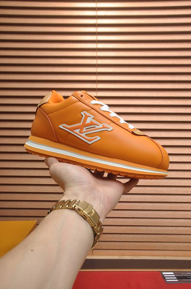 Louis Vuitton 情侣款 新款原单Lv路易威登 * 顶级版本 Lv经典潮鞋！选用进口原厂布料 网布内里.原版耐磨橡胶发泡大底！高品质精品！码数 女35