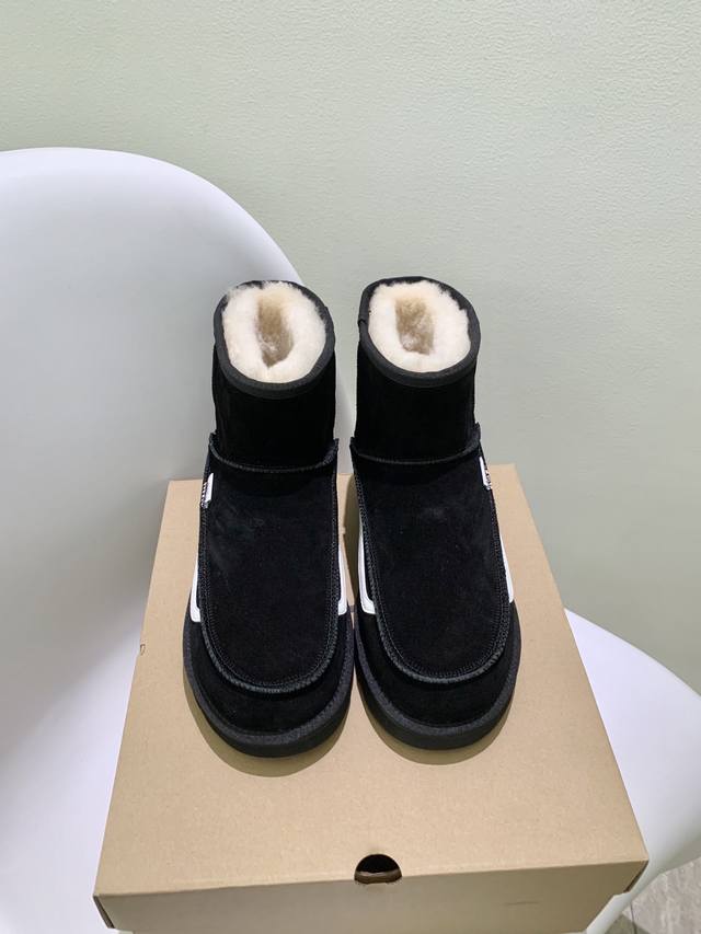 出厂: 独家顶级版本 王炸 联名~限量版系列 联名厚底 限量款系列，一款不会撞衫的、简约的联名撞色设计轻便的大底、鞋面采用定制防水牛猄、内里定制纯羊毛，秋冬季必