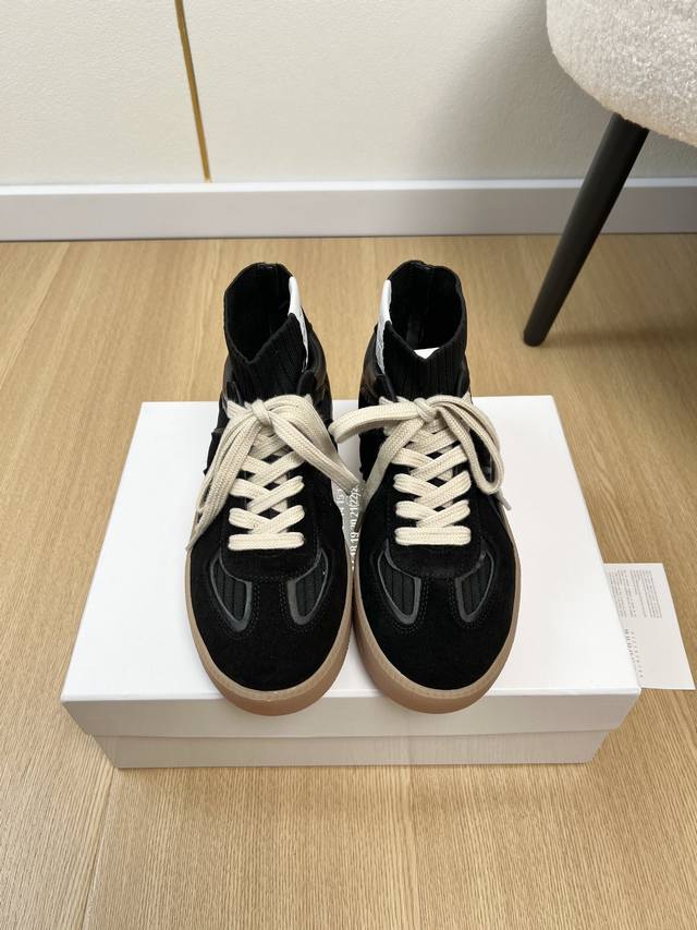 高版本Maison Margiela *马吉拉 2025 2025秋冬新品 专柜新款德训厚底飞织袜子运动鞋系列～ Mm6马吉经典阿甘复古休闲运动鞋 四季可穿搭经