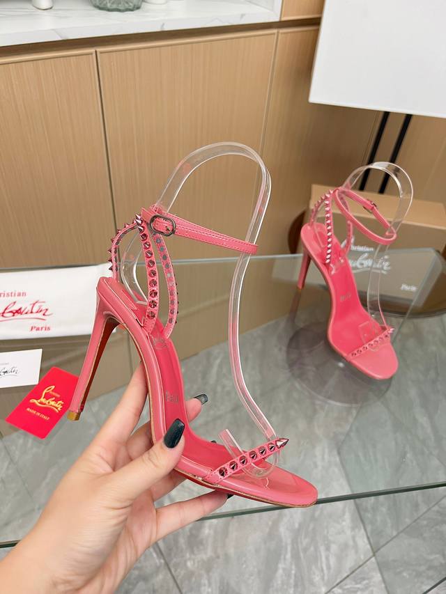 Christianlouboutin路铂廷 Cl红底鞋‖ 全球限量！来自拉斯维加斯的祝福灵感来自拉斯维加斯的炫彩霓虹 手工制作，精致工艺收藏级作品 绝对吸睛的存