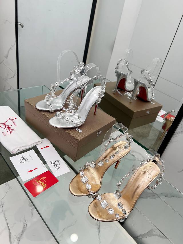 Christianlouboutin路铂廷 Cl红底鞋‖ 全球限量！来自拉斯维加斯的祝福灵感来自拉斯维加斯的炫彩霓虹 手工制作，精致工艺收藏级作品 绝对吸睛的存