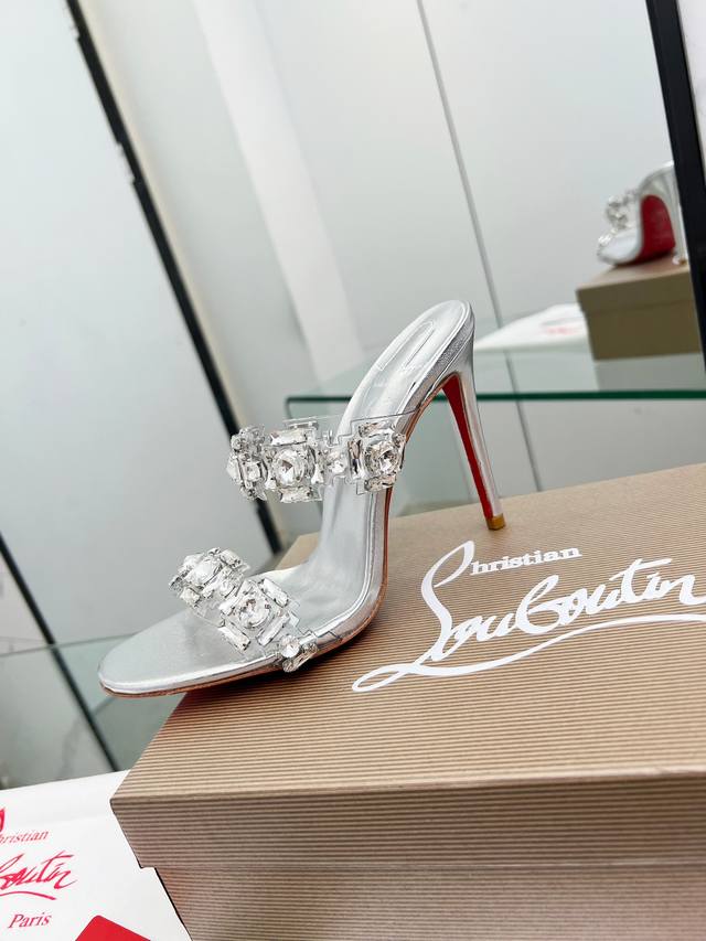 Christianlouboutin路铂廷 Cl红底鞋‖ 全球限量！来自拉斯维加斯的祝福灵感来自拉斯维加斯的炫彩霓虹 手工制作，精致工艺收藏级作品 绝对吸睛的存