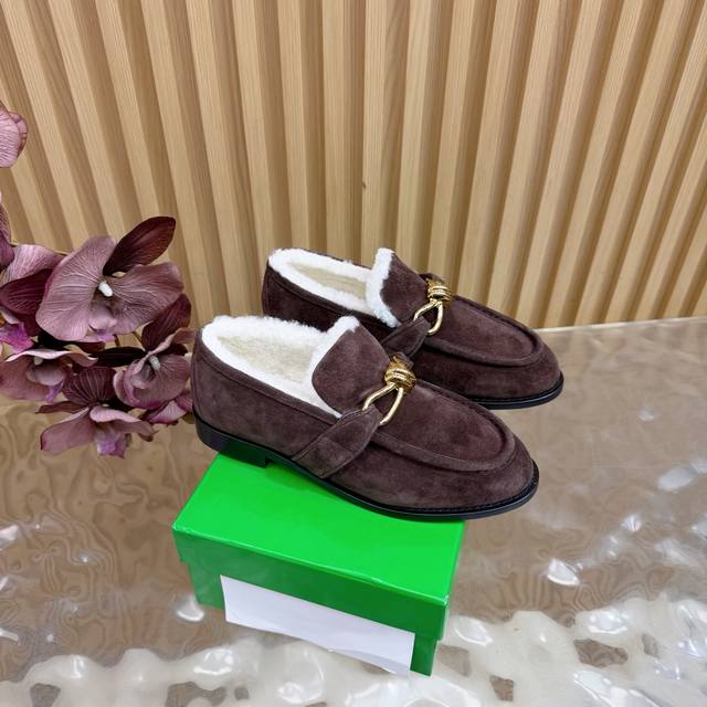 顶级版本 Bv 乐福鞋单鞋 半拖系列 金属麻花跟 为了稳固耐穿特意采用特殊工艺 消除心理阴影 耐穿舒适简约一块皮 性感舒适 面料：选用优质羊京 内里：羊毛 大底