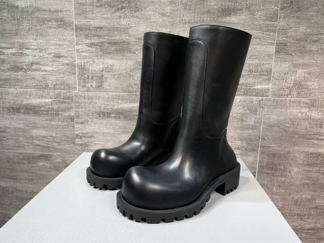 最新2025Balenciaga巴黎世家新品Hummer男士靴子，轻度不对称圆头鞋，购入原版爆拆，一比一开发，大底一比一开模，面料进口黑色哑光牛皮革，里牛皮，垫