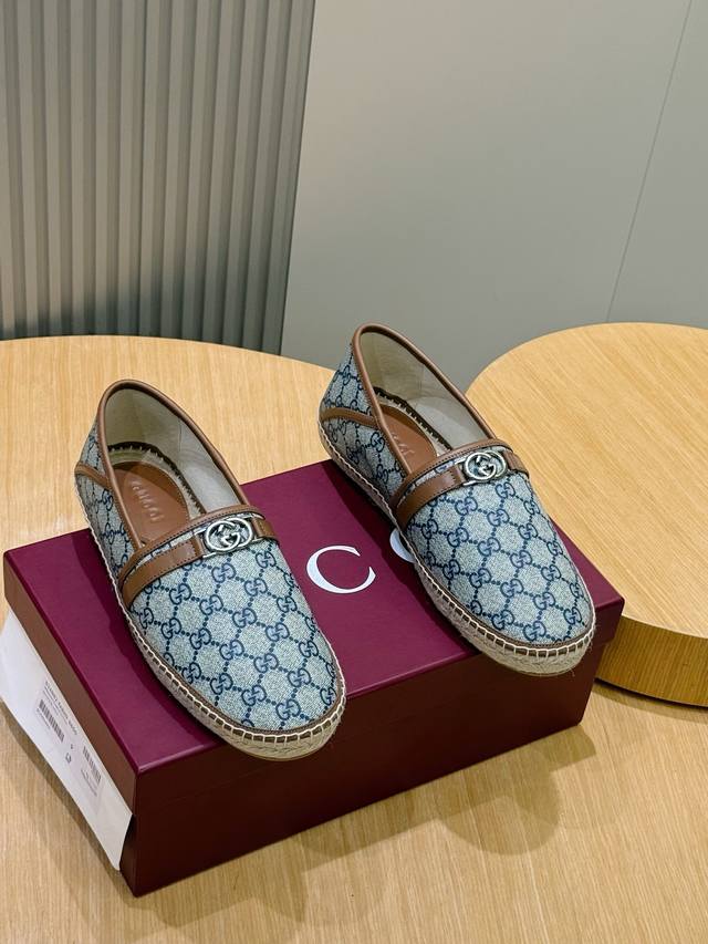 G家意大利渔夫鞋-顶级 一款来自意大利顶级奢侈品牌！Gucci 品牌一直以来以高级简约的风格得到很多人喜爱，上脚超级舒服。原版进口麂皮，内里定制进口胎牛皮，高弹