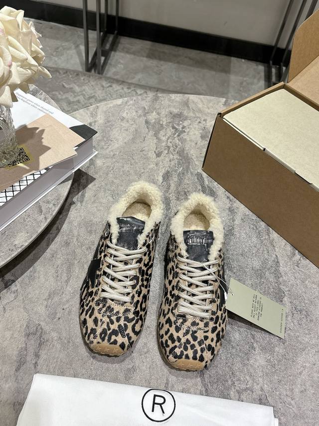 毛里 Ggdb Golden Goos 25Ss 小脏鞋 德训鞋毛毛鞋 Ggdb经典情侣款小脏鞋 火红程度上怼小白鞋，下踩各类小脏鞋！ 明星私服上脚示范 ×就是