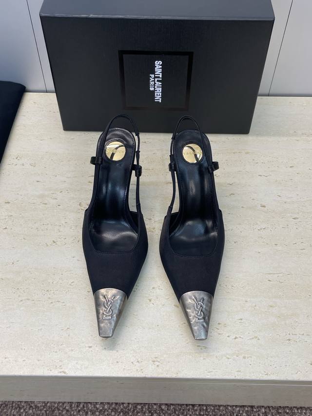工厂p价p Saint Laurent paris 圣罗兰2025早秋新款高跟方头女鞋 Ysl字母Logo五金扣明星同款铁头果冻色后空凉鞋 材质:鞋面进口混种羊