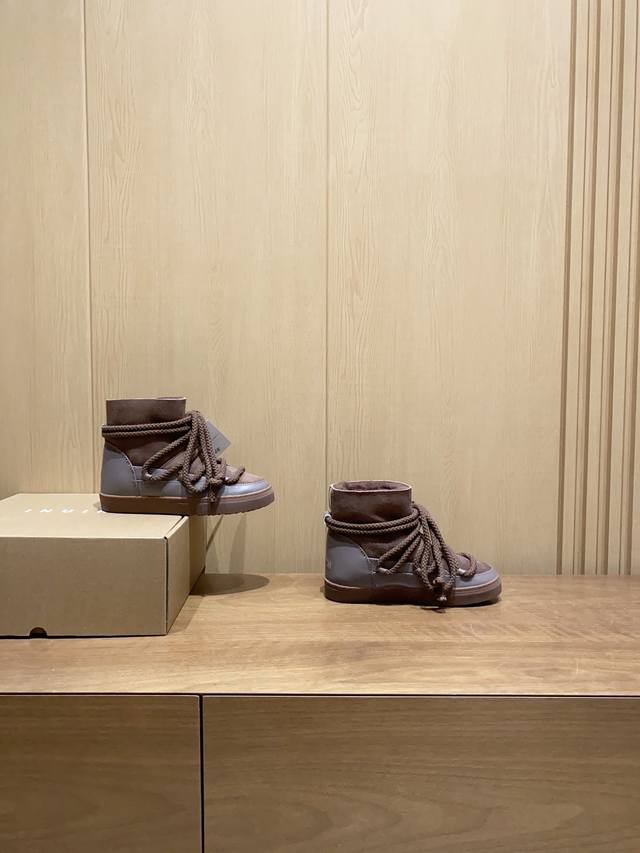 Inuikii 来自瑞士的寒冷之美 Inuikii皮毛一体防滑增高雪地靴 北欧爆单品，Ins博主疯狂大秀 全鞋采用进口牛皮 结合羊皮毛一体材质 纯手工制作皮毛一