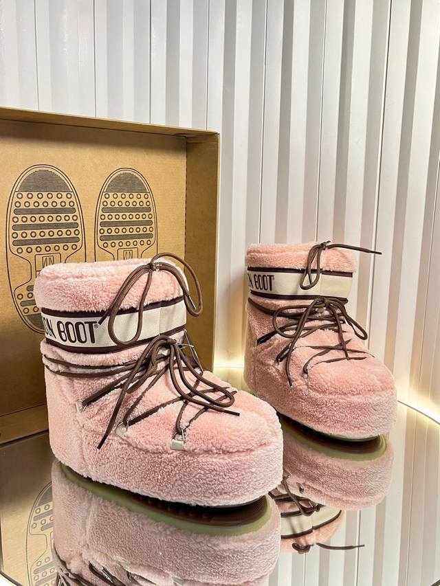 代购级 Moon Boot2025最新Vs秋冬最新款雪地靴系列 丑萌毛毛雪地靴 忘了Ugg吧，时髦人都在穿Moon Boot雪地靴 如果你难以接受Ugg的复兴