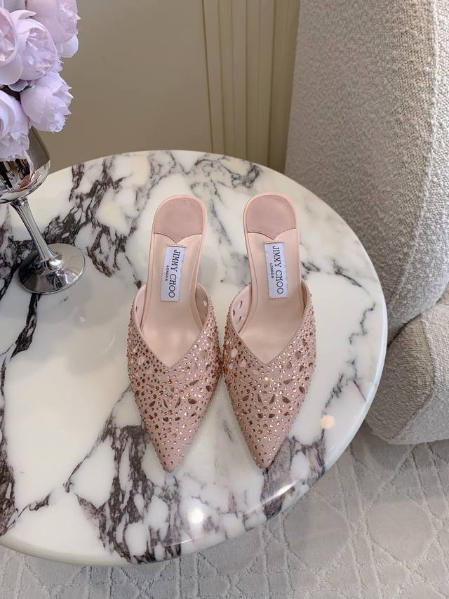 出厂价p Jimmy Cho*新款高跟凉拖鞋 镂空设计别具一格 水钻点缀精致闪耀 释放高贵典雅气质 上脚绝美 鞋面小羊皮 内里垫脚羊皮 意大利真皮大底 跟高7C