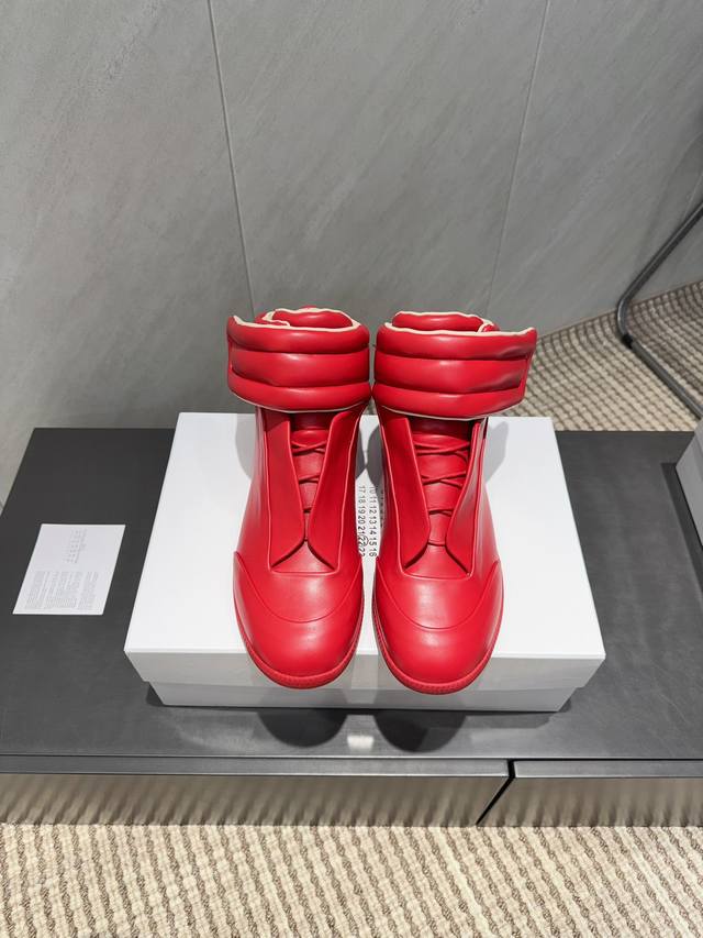 出厂:女 男 独家顶级版本 M*M6M*Aison M*Argiela~25Vs秋冬新款休闲系列 复古圆头休闲鞋 光听到复古风就能立刻想到经典M*Arginal