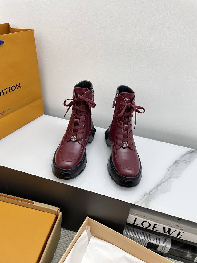 切尔西490系带 Lv路易威登 L家驴牌District Ranger系列 及踝靴 马丁靴 切尔西 短靴 原版购入开发 做货 本款 District Range