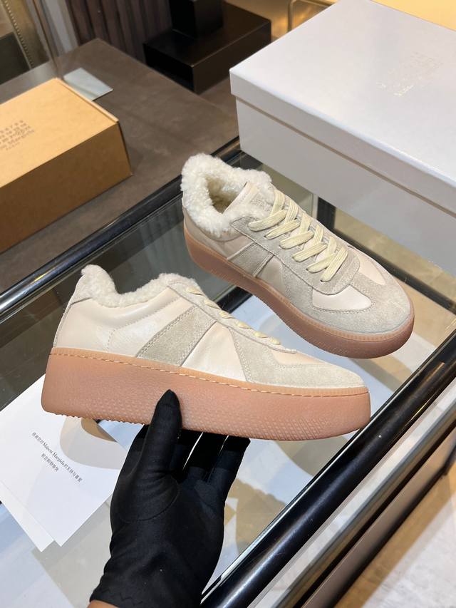 Maisonmargiela Mm6马吉拉厚底德训鞋休闲运动鞋 原版购入开发做货 鬼才设计师品牌，一个轻奢品牌 这一款德国训练鞋延续了经典的T形真皮拼接设计，经