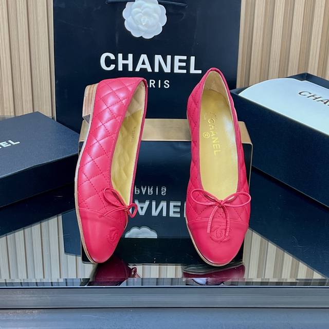 工厂p价 客订41实拍 正确高版本！小香经典款芭蕾舞鞋平底拼色单鞋 Sling-Back于1957年问世,之后Two-Tone设计成为Chane*经典之作 双色