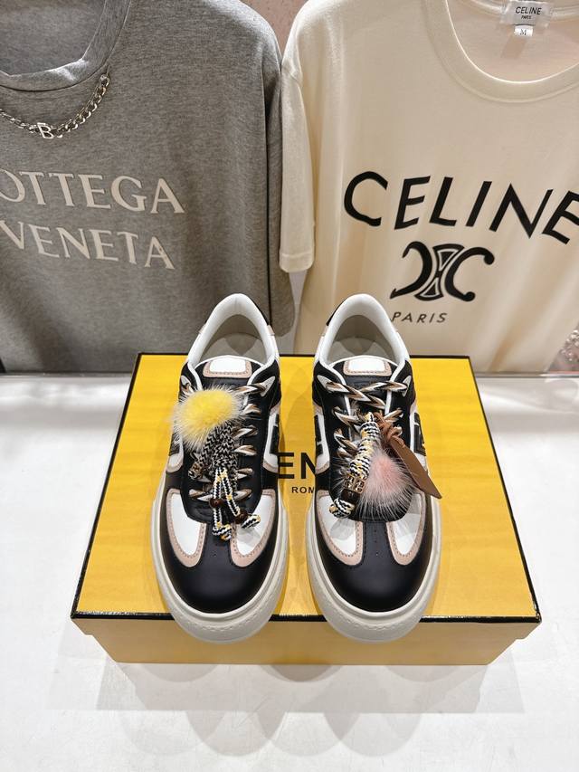 顶级品质新款First 1系列网面系带厚底休闲运动鞋 这双芬迪First 1运动鞋，采用高科技网布与进口牛皮材质拼接 面料：进口牛皮材料 内里：原版定制透气网里