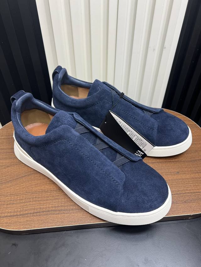 顶级版本，出厂价pp： Zegna 杰尼亚 Secondskin Triple Stitch 休闲运动鞋，深棕小牛皮，原版发泡轻底 这款低帮运动鞋的鞋面光滑柔软