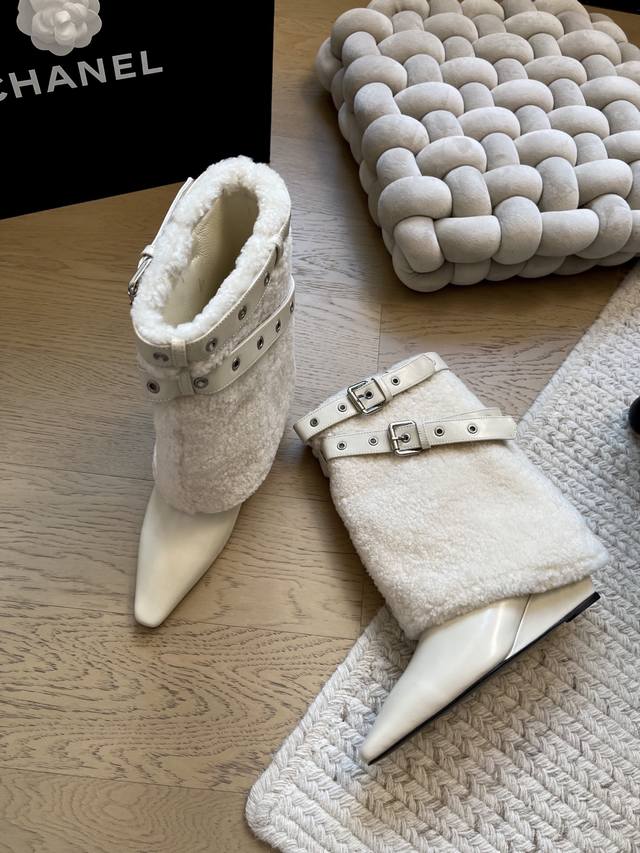 Chanel 25K新款骑士短靴！ 顶级版本！抢先发售 面料羊皮 羊毛 内里羊皮 真皮大底 码数：35-40 40定制不退不换