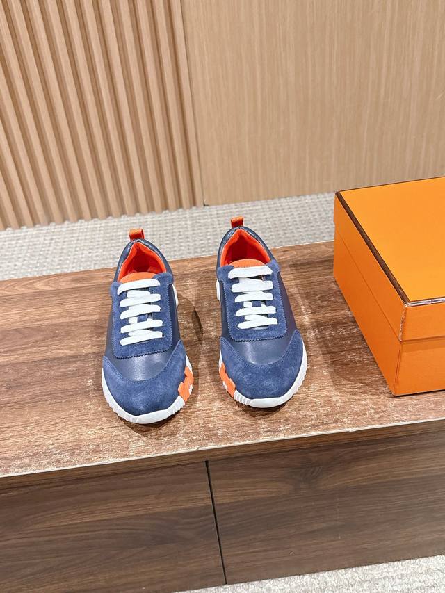 男+10 #爱马仕情侣款休闲鞋 麂皮搭拼接网布运动鞋。轻盈鞋底装饰撞色图案，打造百搭时尚风格 原版开模大底 Size：女码35-39 40定做 男码39-44